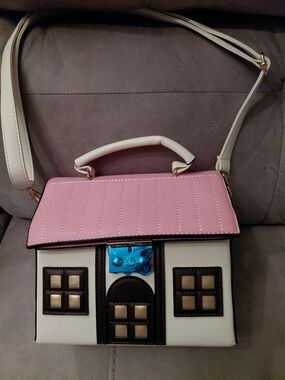 Chic Pink and Cream House-Shaped Crossbody Handbag